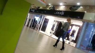 Süpermarkette havalı piliç.